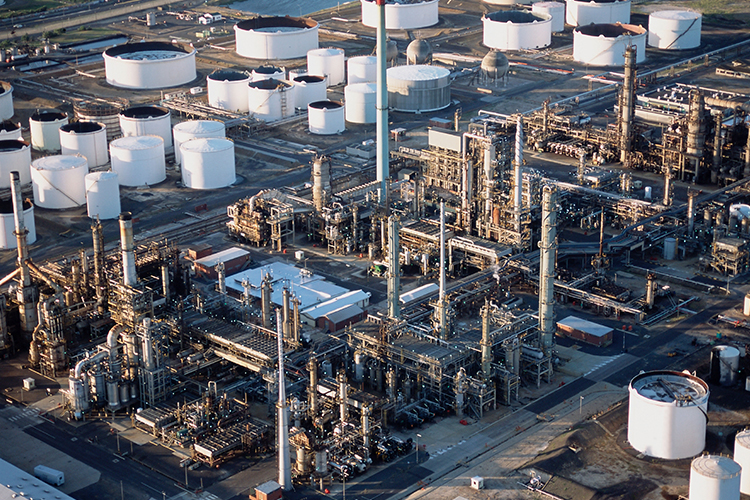 尋找工業插頭制造商要考慮哪些事情？